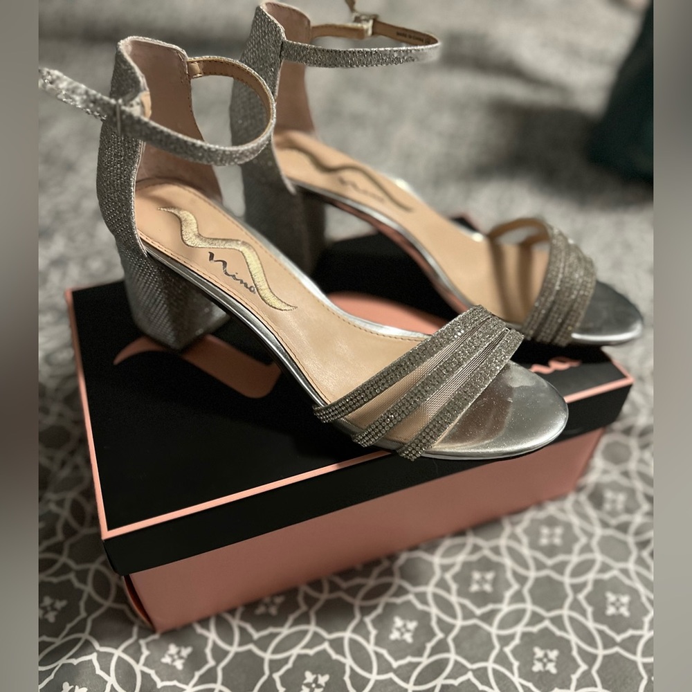 Sparkly Block Heel Open Toe Sandals - image 7